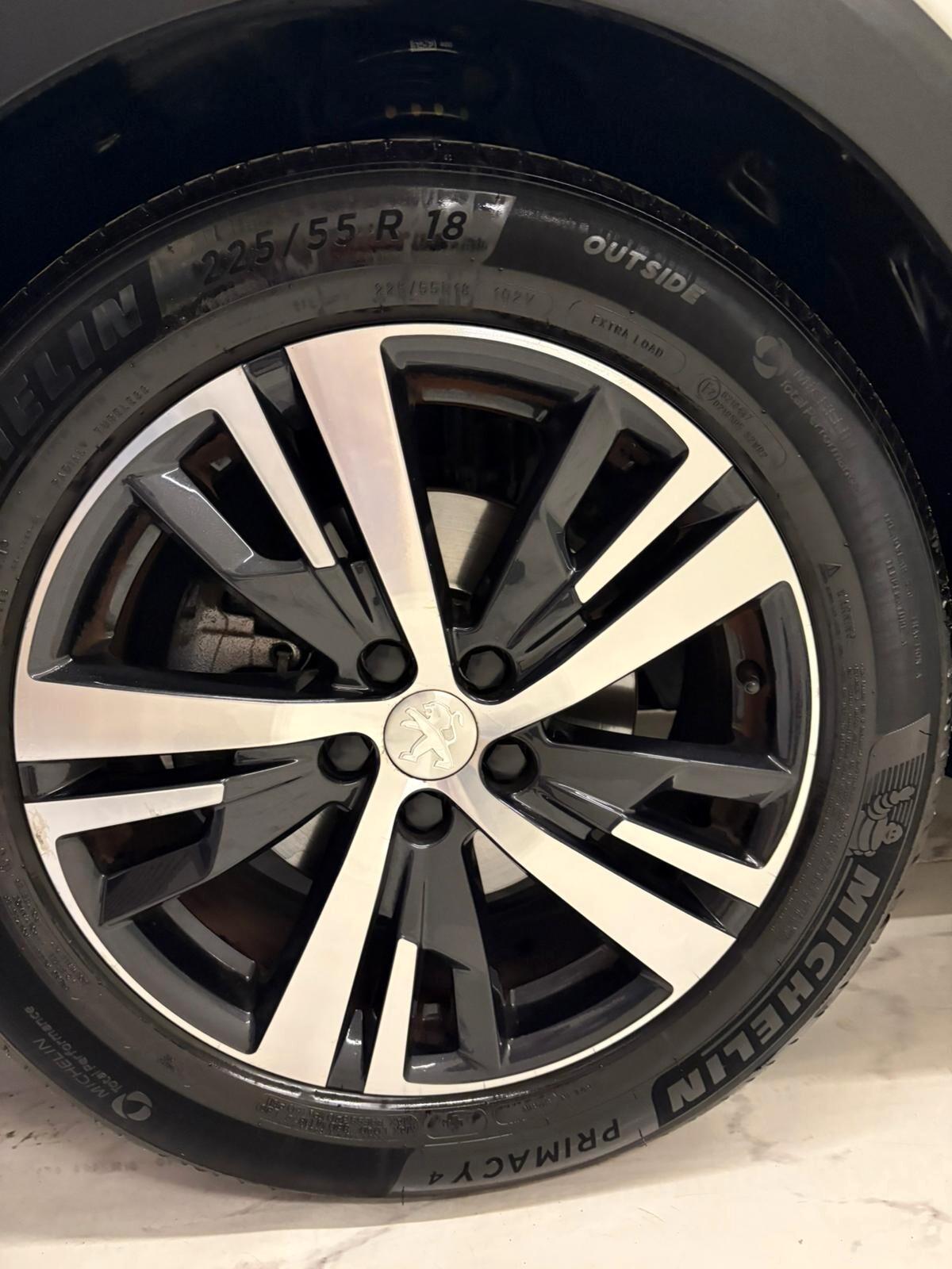 Peugeot 3008 BlueHDi 130 S&S EAT8 Allure