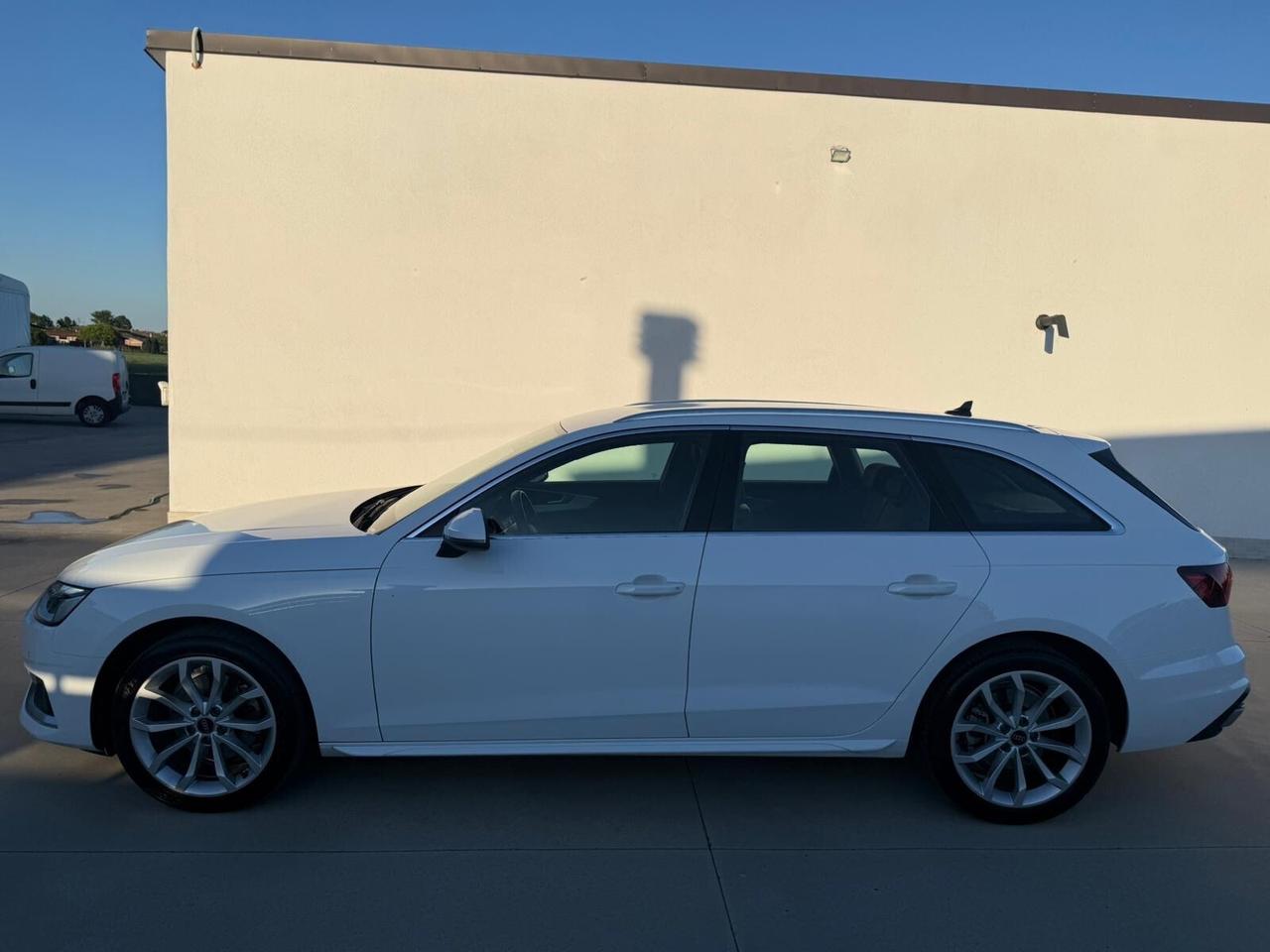 Audi A4 Avant ADVANCED Matrix