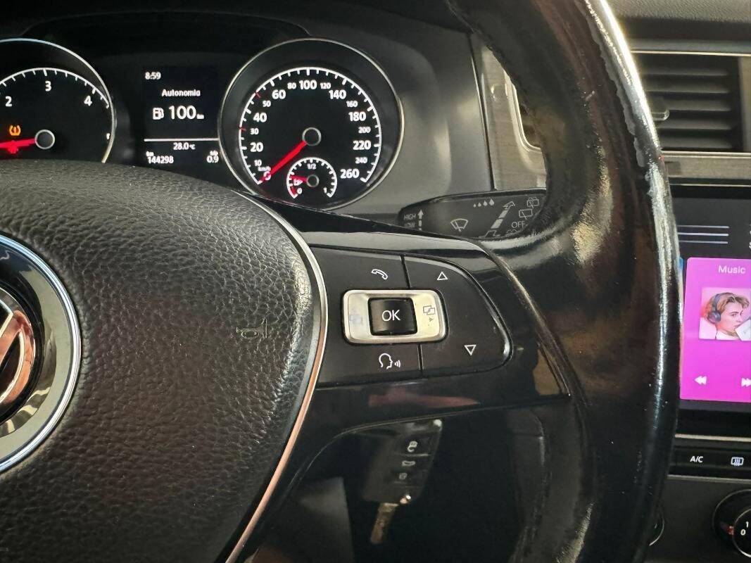 Volkswagen Golf 1.6 tdi Highline 5p