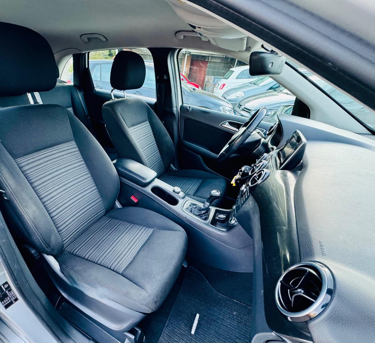 Mercedes-benz B 180 Premium