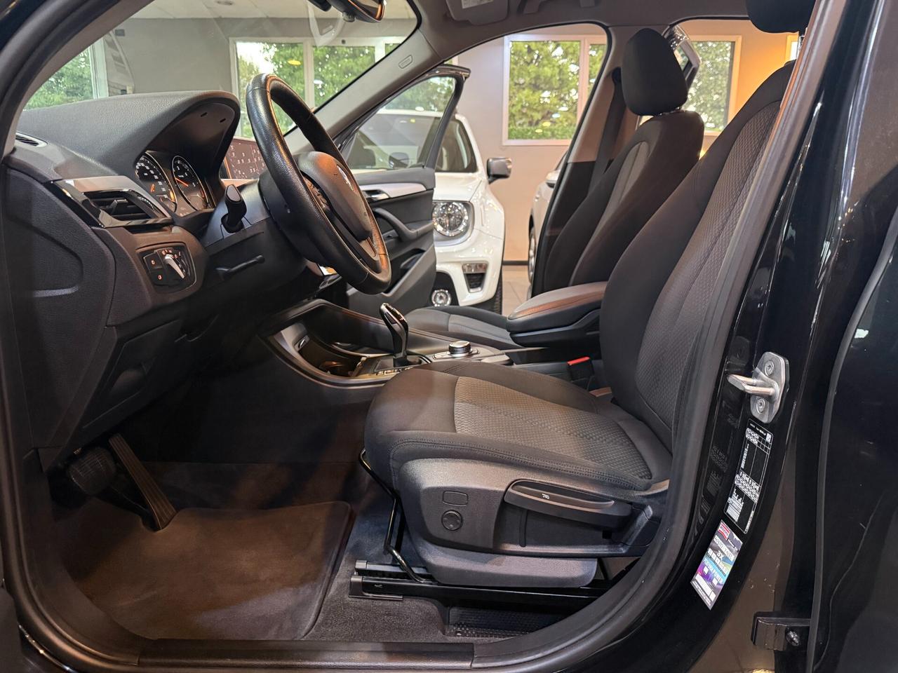Bmw X1 sdrive16d Business Advantage Neo Patentati