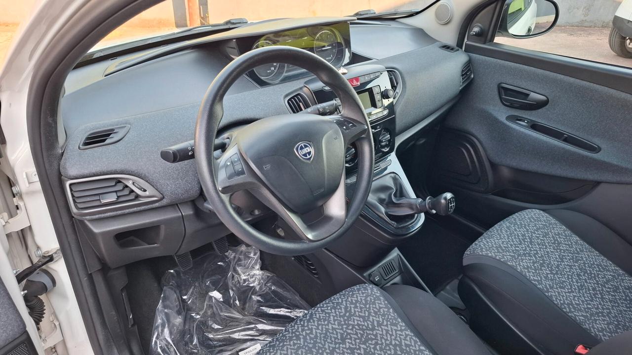 Lancia Ypsilon 1.2 69 CV 5 porte GPL Ecochic Elefantino Blu--- PER NEOPATENTATI