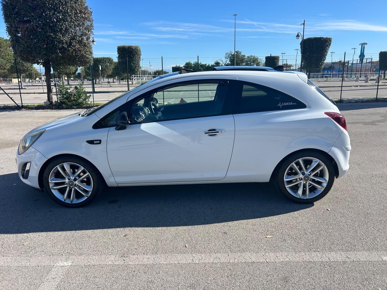Opel Corsa 1.7 CDTI 130CV 3 porte b-color Tetto apribile