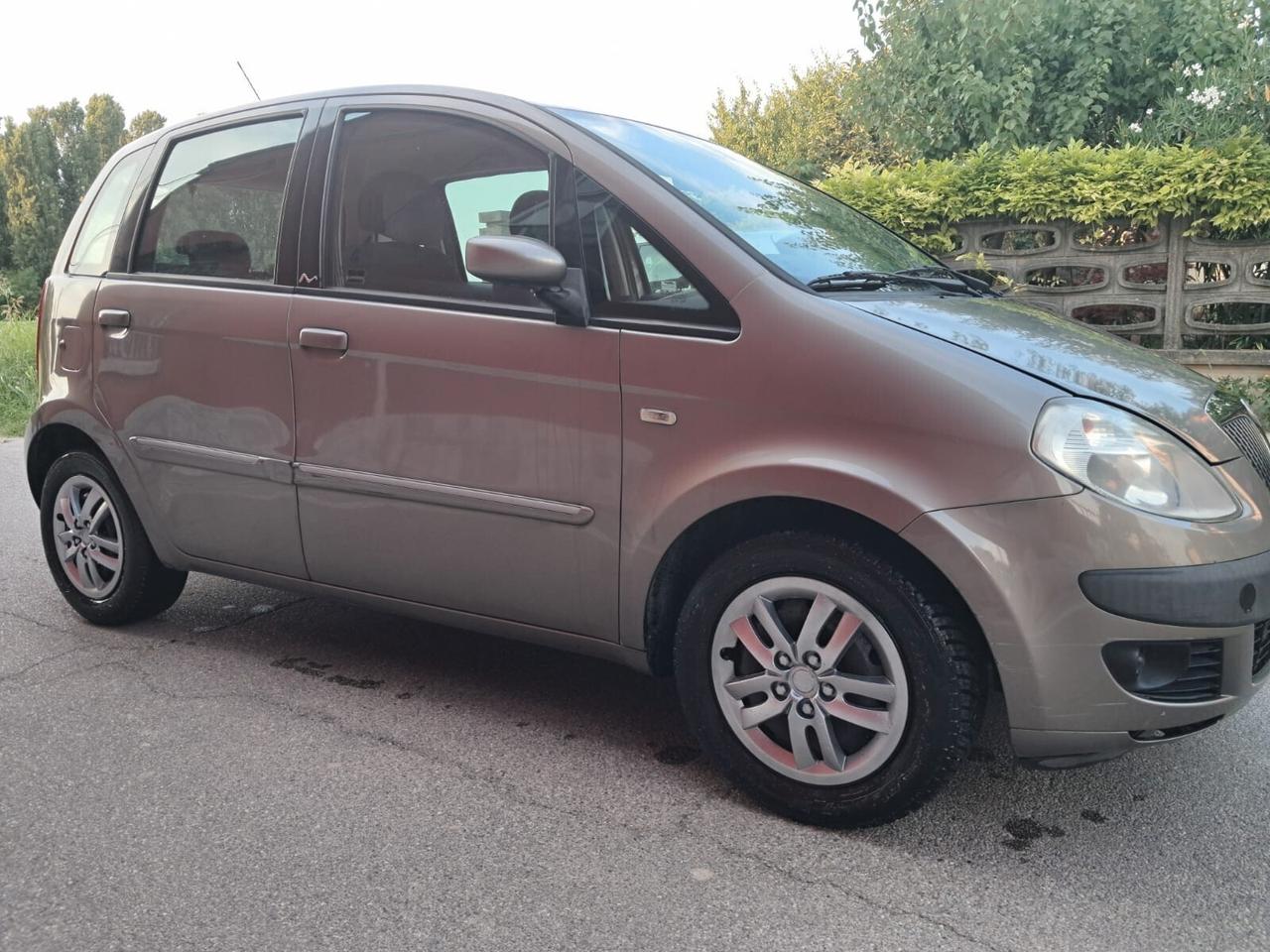 Lancia MUSA 1.4 16V Platino Plus neopatentati