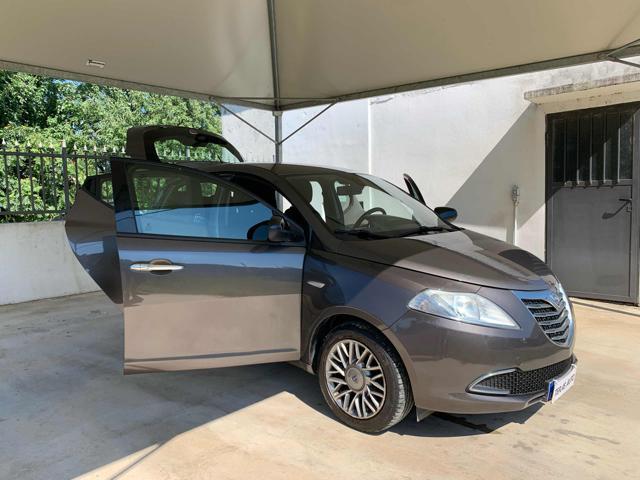 LANCIA Ypsilon 1.2 69 CV 5 porte GPL OK 07/2034 OK NEOPATENTATI