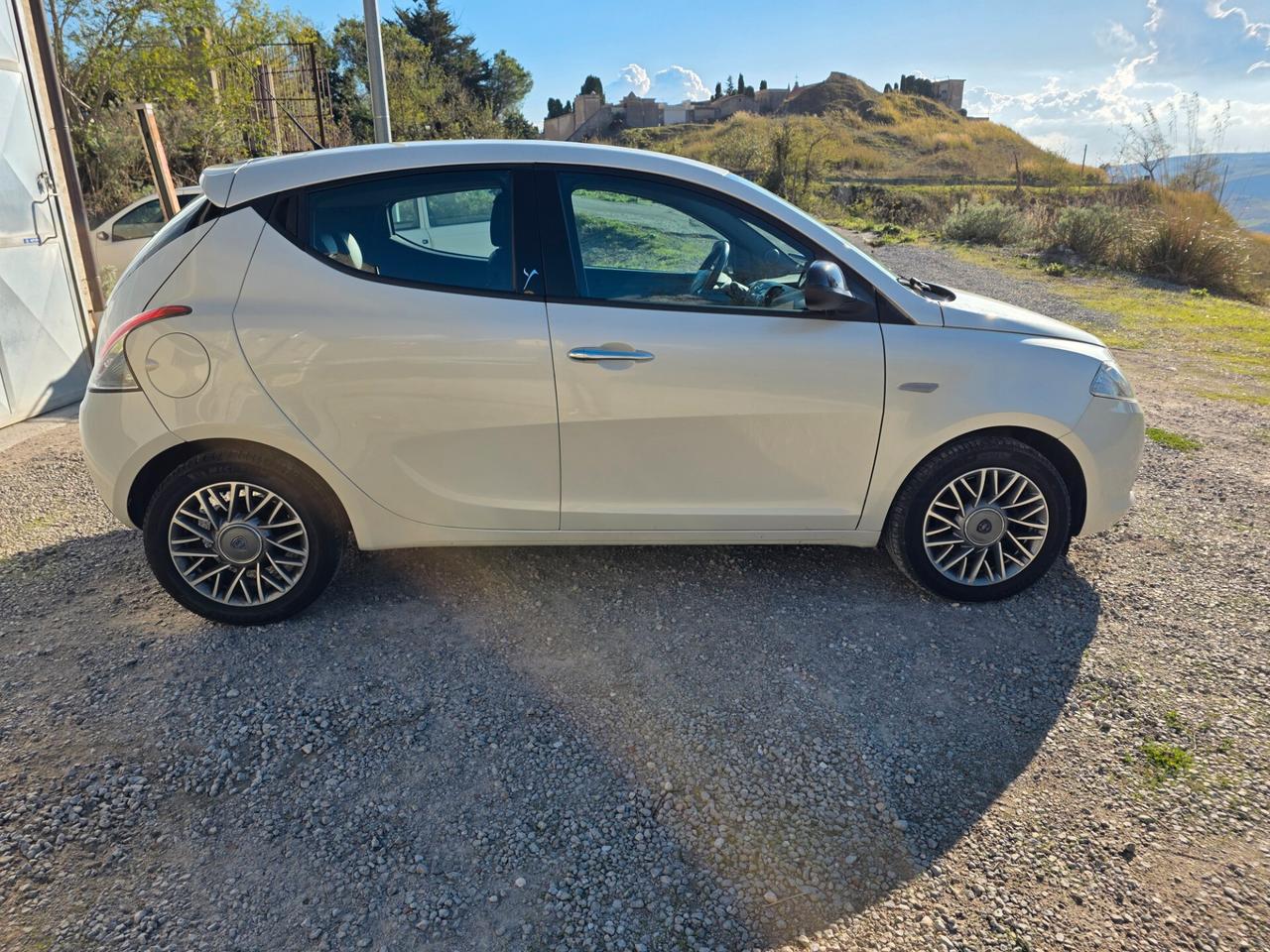 Lancia Ypsilon 1.2 69 CV 5 porte S&S Gold
