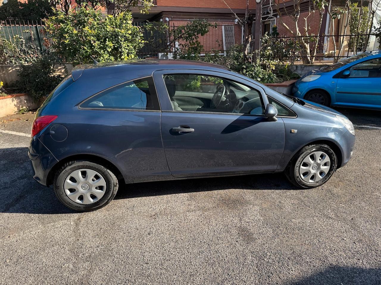 Opel Corsa 1.2 benzina 3 porte
