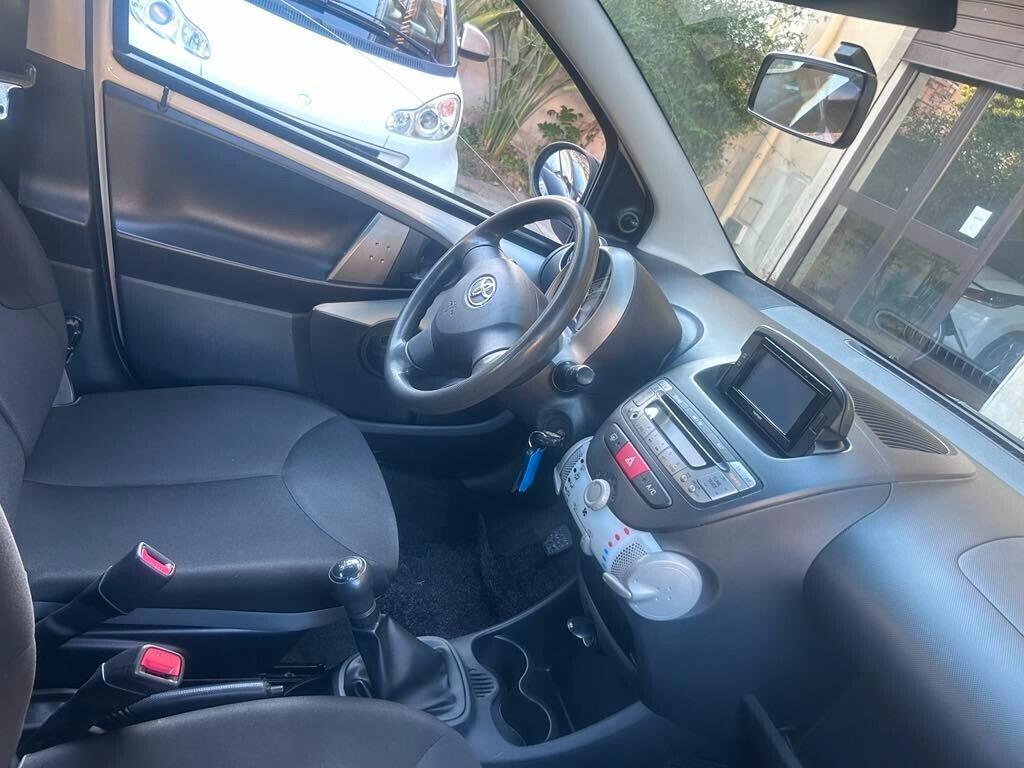 Toyota Aygo 1.0 2014 5p Lounge Connect MMT