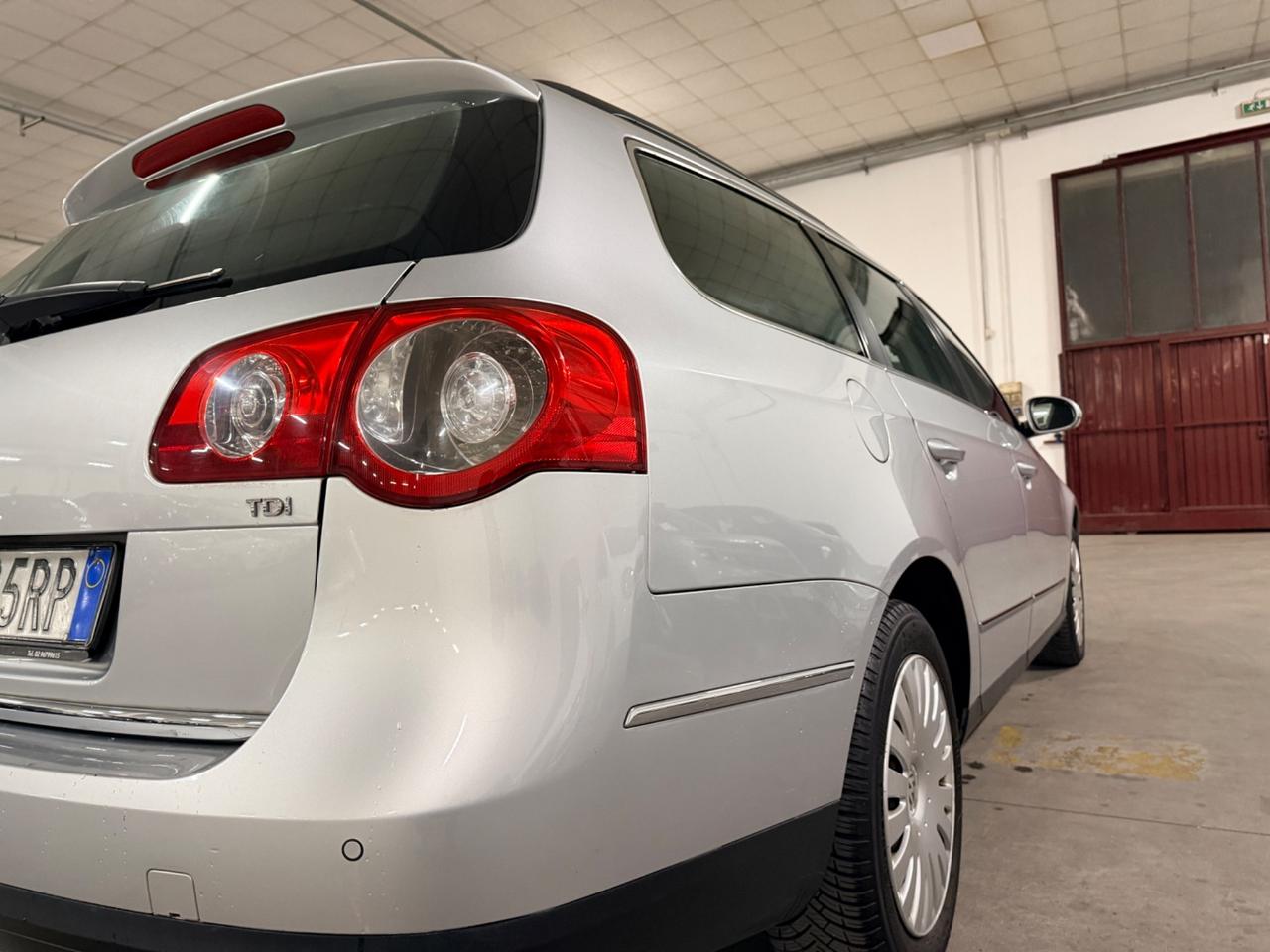 Volkswagen Passat 1.9 TDI/105CV Var. Comfortline