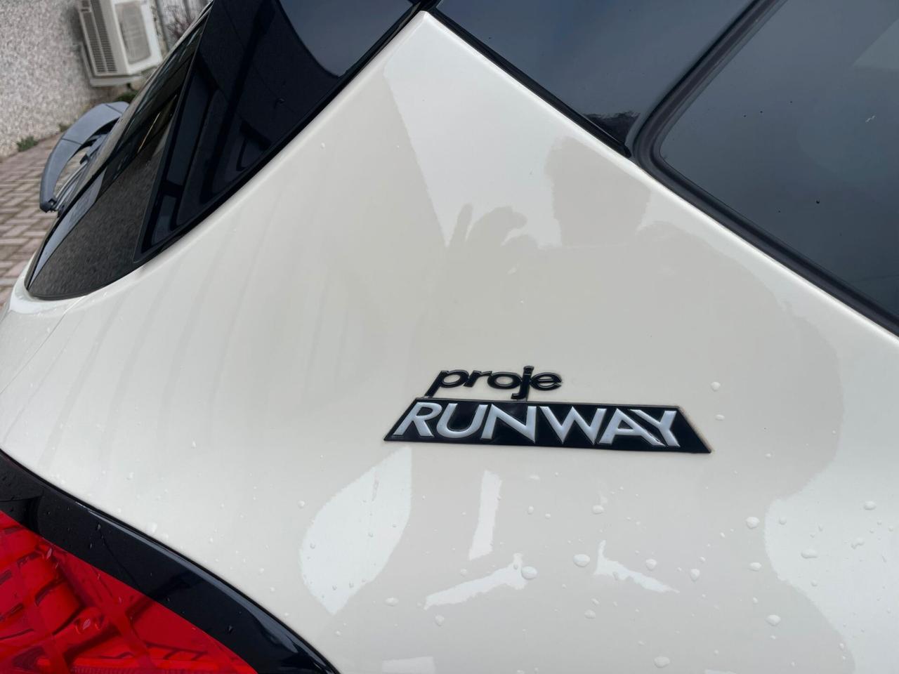 Renault Captur 1.5 dCi 8V 90 CV Project Runway ok neopatentati