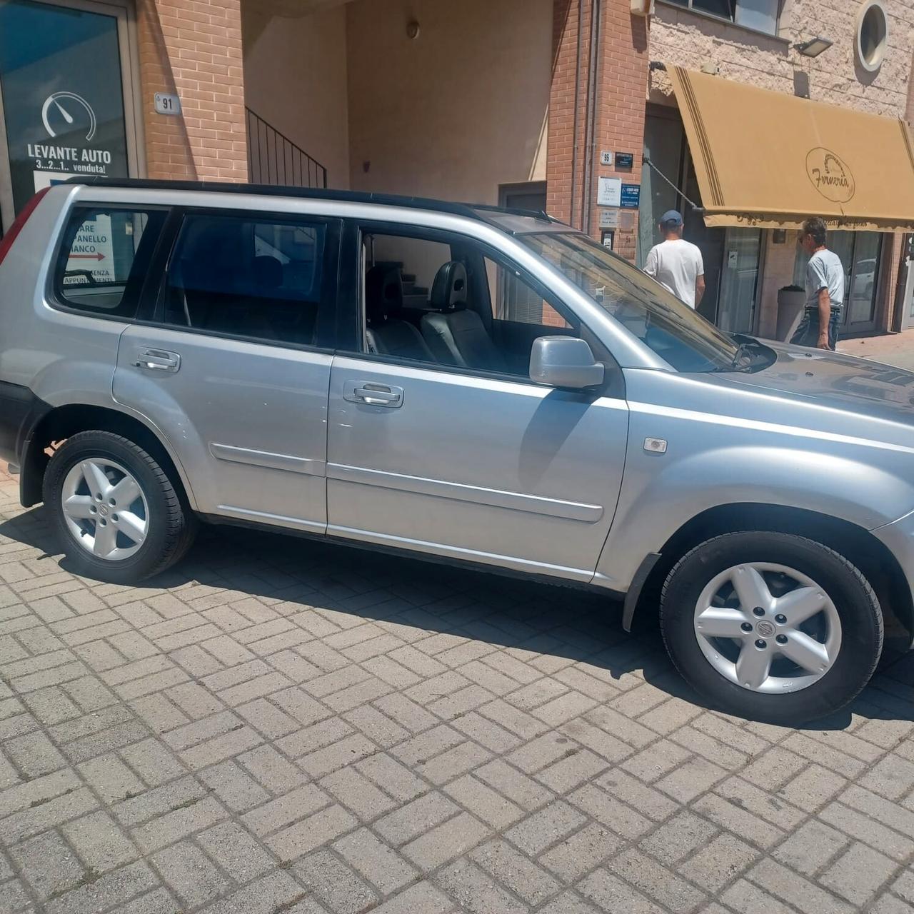 4X4 TETTO PANORAMICO X-TRAIL 2.0 BUONE CONDIZIONI