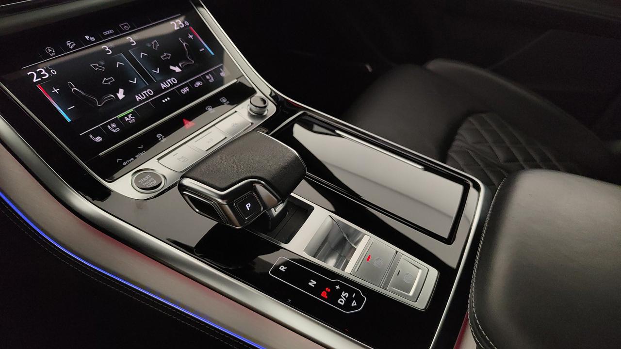 AUDI Q8 55 3.0 tfsi mhev Sport quattro tiptronic
