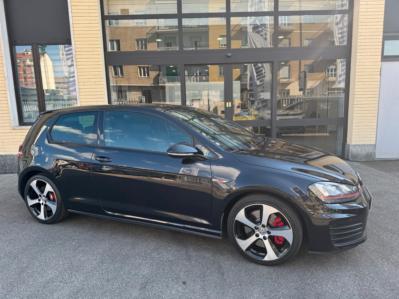 Volkswagen Golf GTI Performance 2.0 TSI 3p.