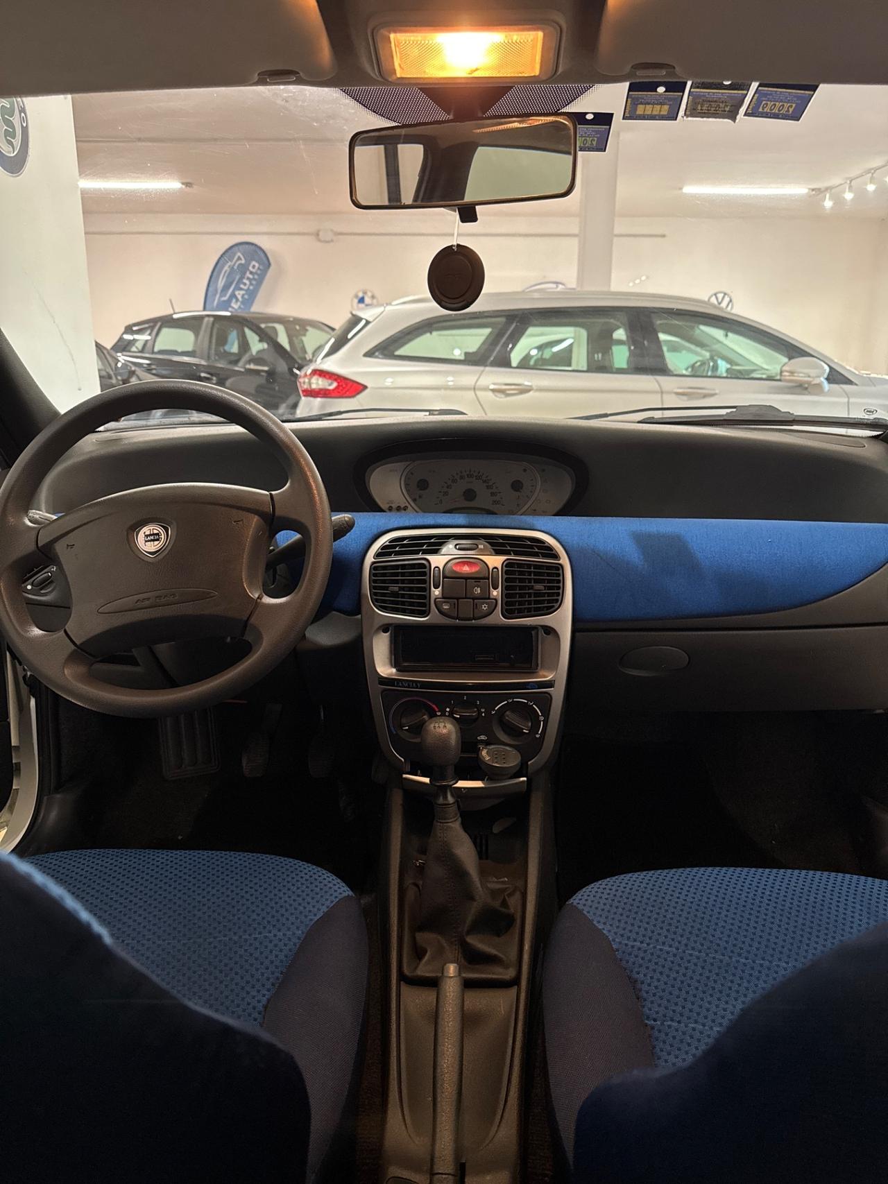 Lancia Y 1.2i cat Elefantino Blu