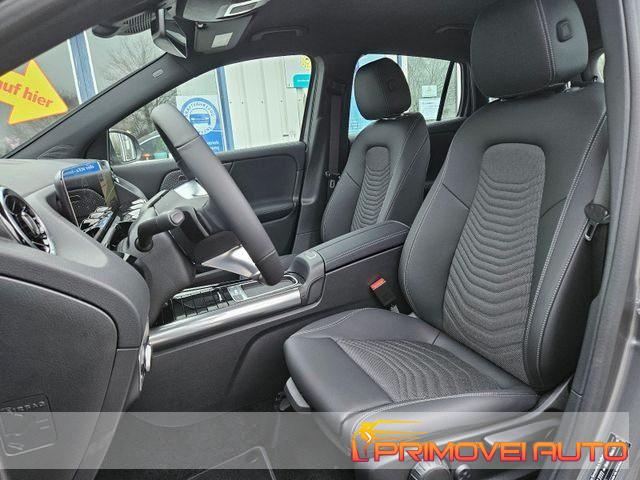 MERCEDES-BENZ GLA 200 Automatic Progressive