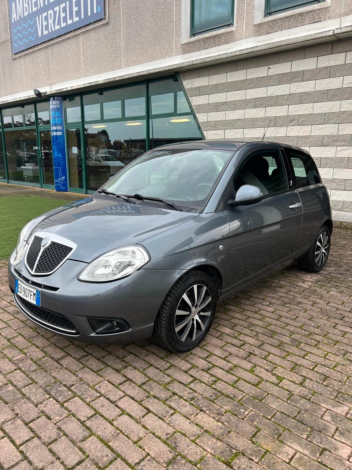 Lancia Ypsilon 1.2 Argento