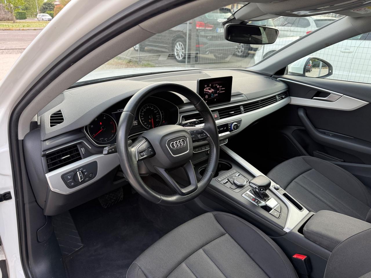 Audi A4 Avant 35 2.0 tdi Business 150cv s-tronic my16