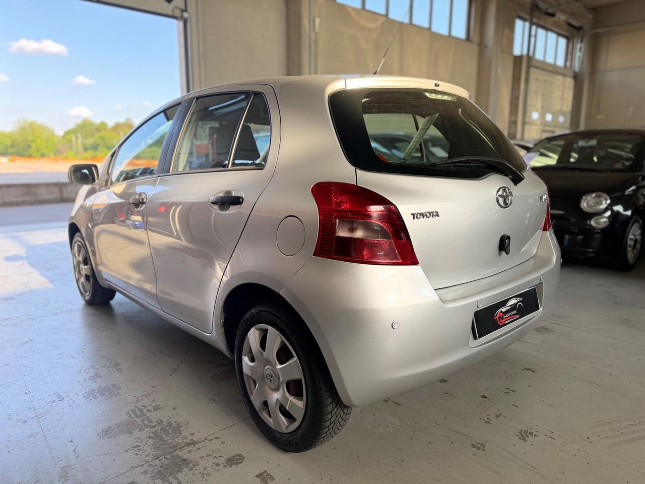 Toyota Yaris 1.0 5 porte Now NEOPATENTATI