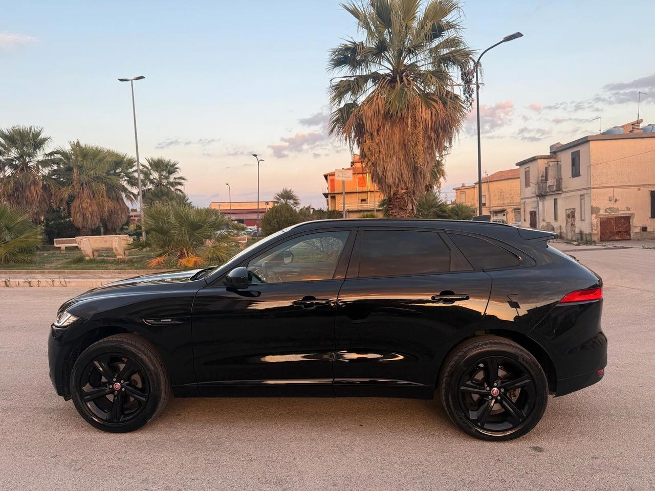 Jaguar F-Pace 2.0 D 180 CV AWD R-Sport