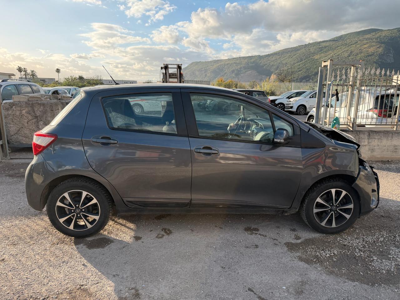 TOYOTA YARIS 2017 1.5 BENZINA 111 CV *MARCIANTE