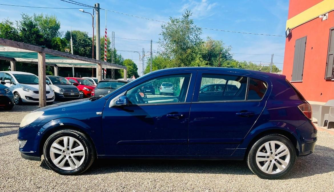 Opel Astra 1.7 CDTI 125CV 5 porte
