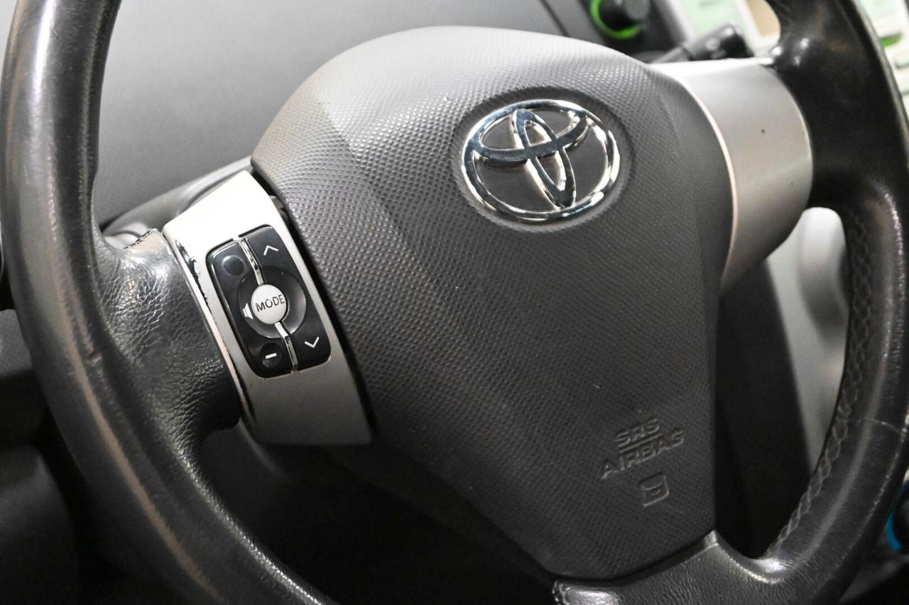 TOYOTA Yaris 2ª serie Yaris 1.0 5 porte Sol