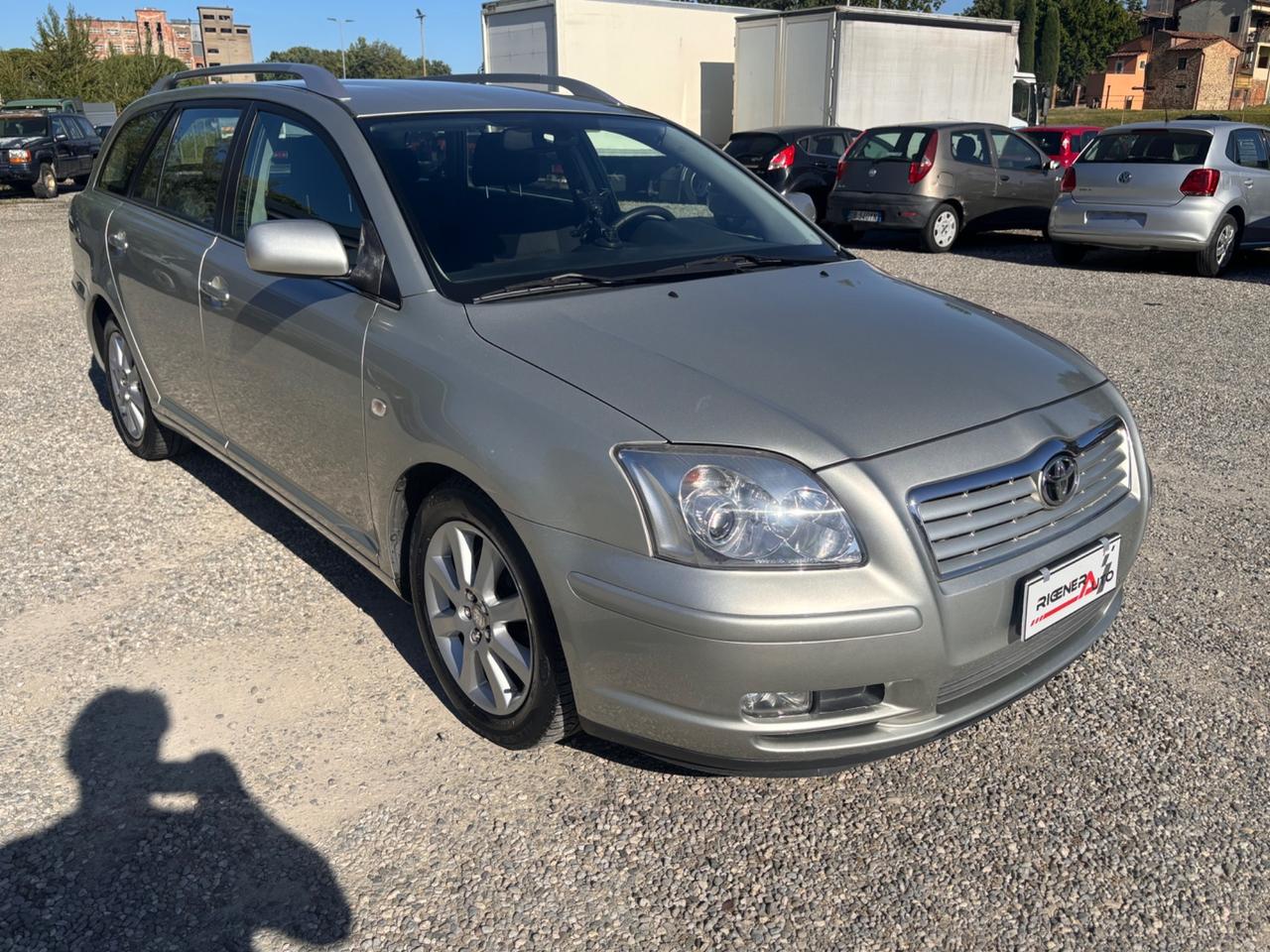 Toyota Avensis 2.0 D-4D 16V Station Wagon