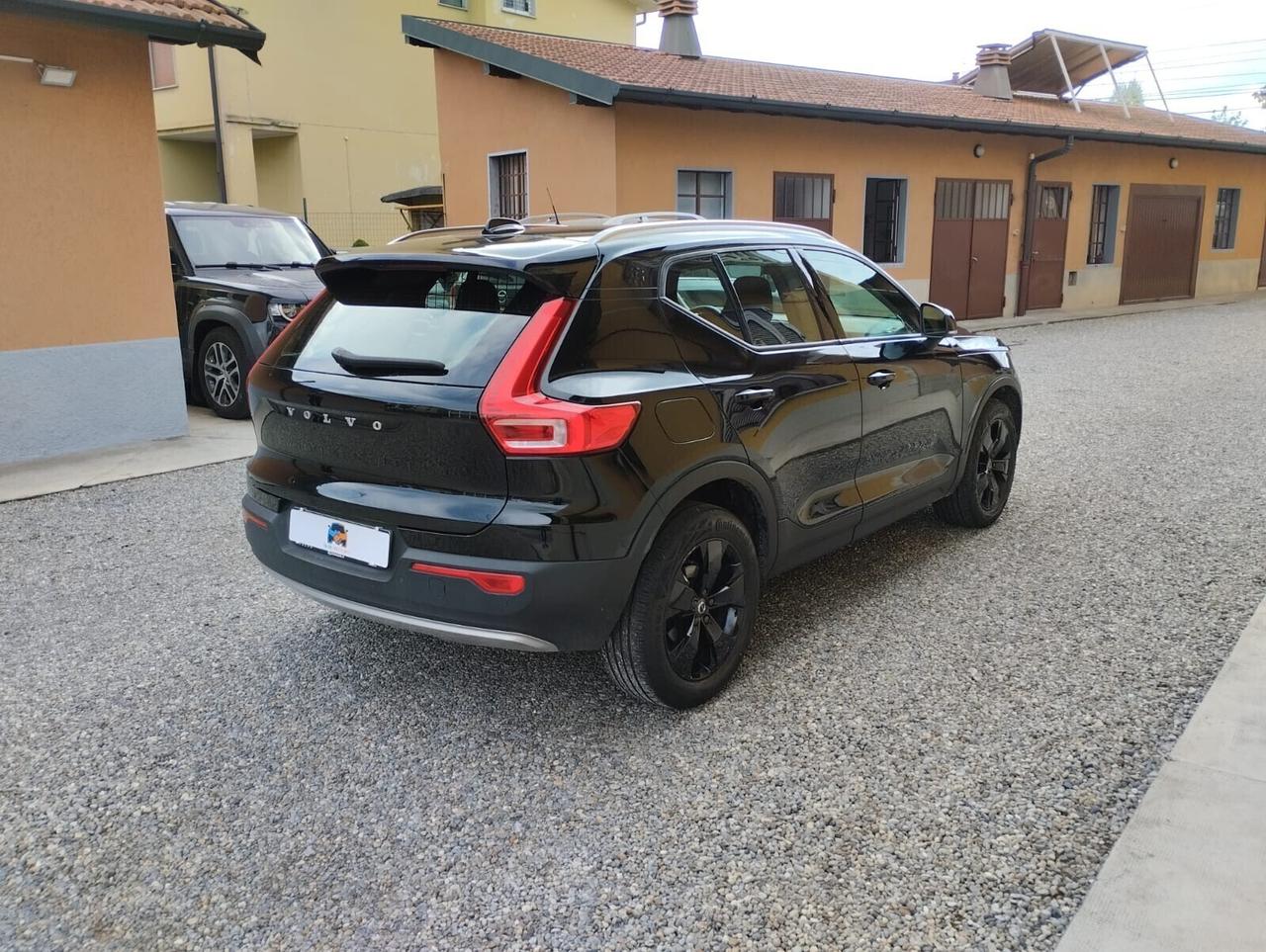 Volvo XC40 T2 Momentum Core