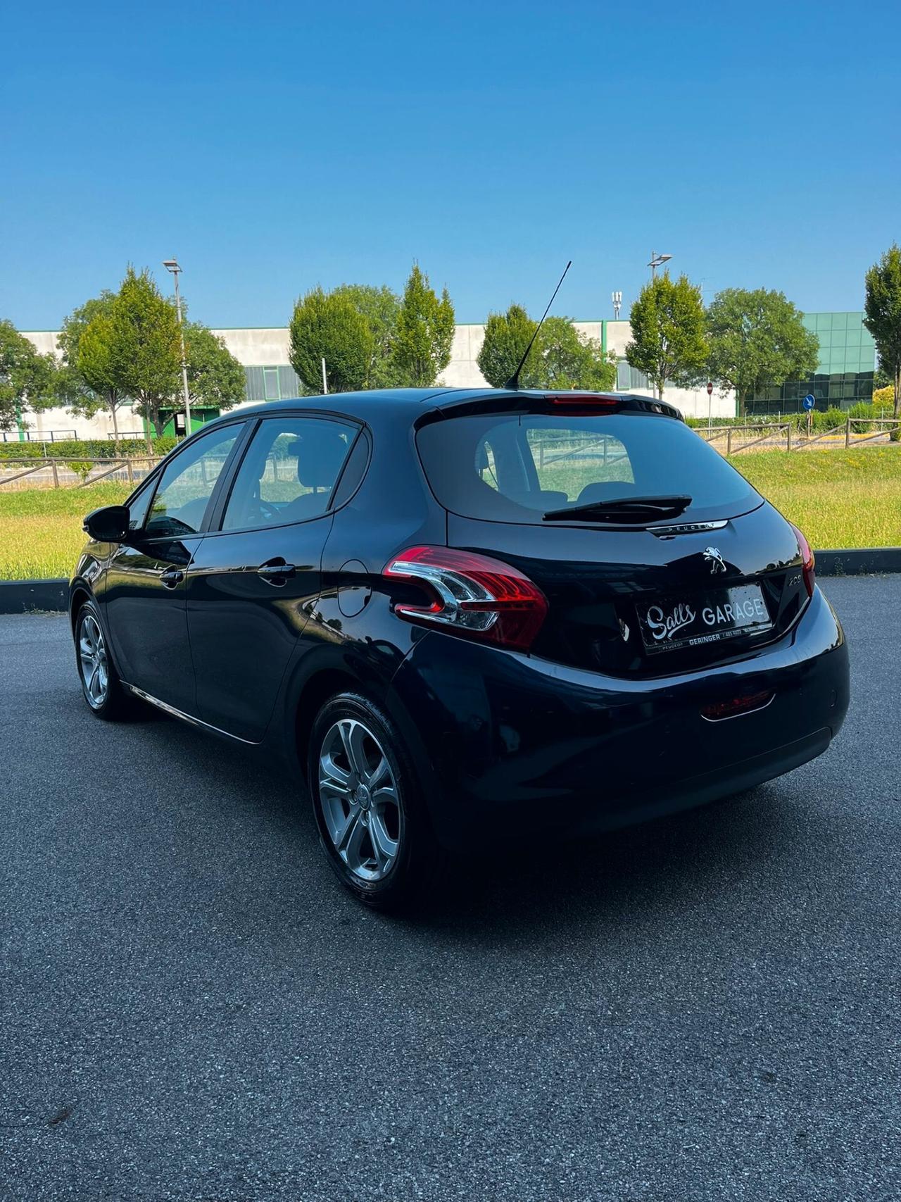 Peugeot 208 1.2 Neopatentati