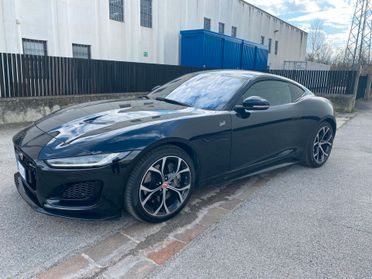 Jaguar F-Type 2.0 aut. Coupé R-Dynamic BLACK EDITION 300 hp