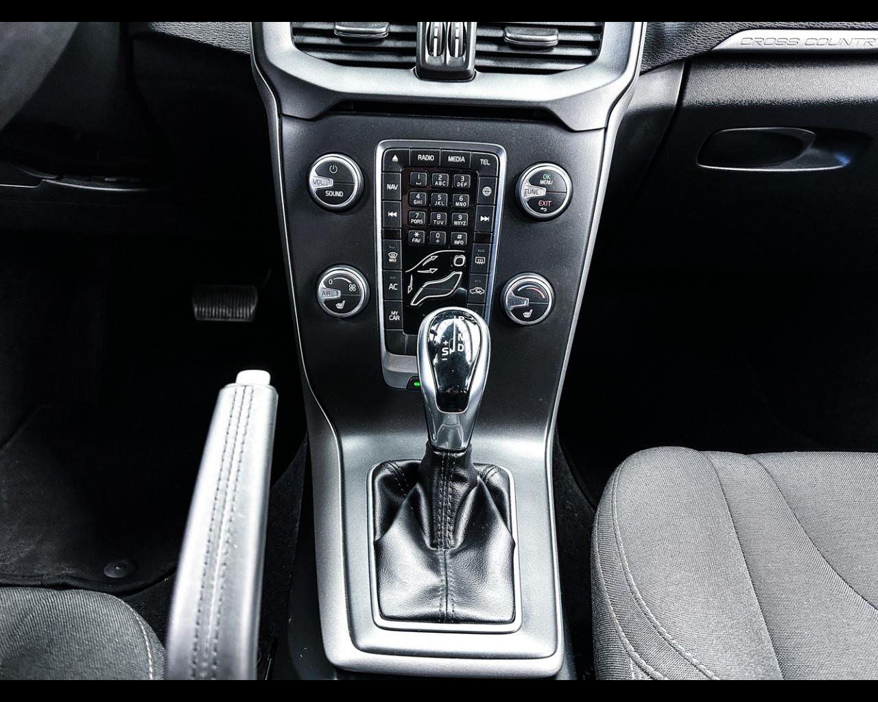 VOLVO V40 Cross Country T3 Geartronic