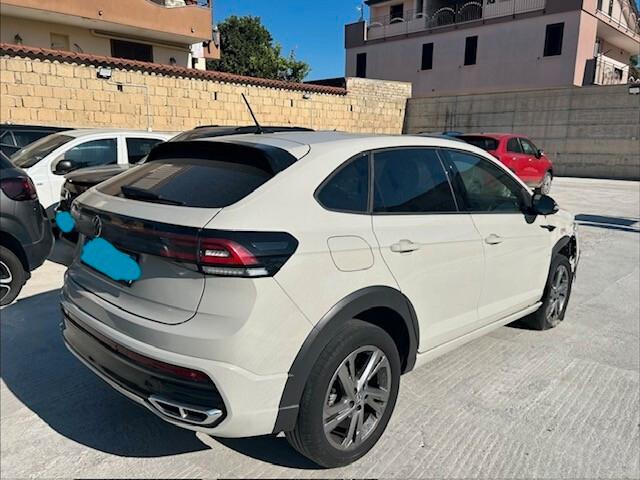 Volkswagen Taigo 1.0 TSI 110 CV DSG R-Line incidentata sinistrata