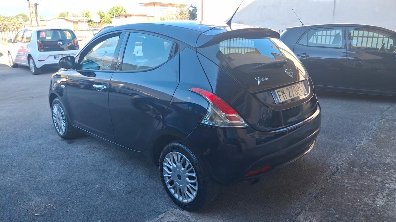 Lancia Ypsilon 1.2 69 CV 5 porte Gold