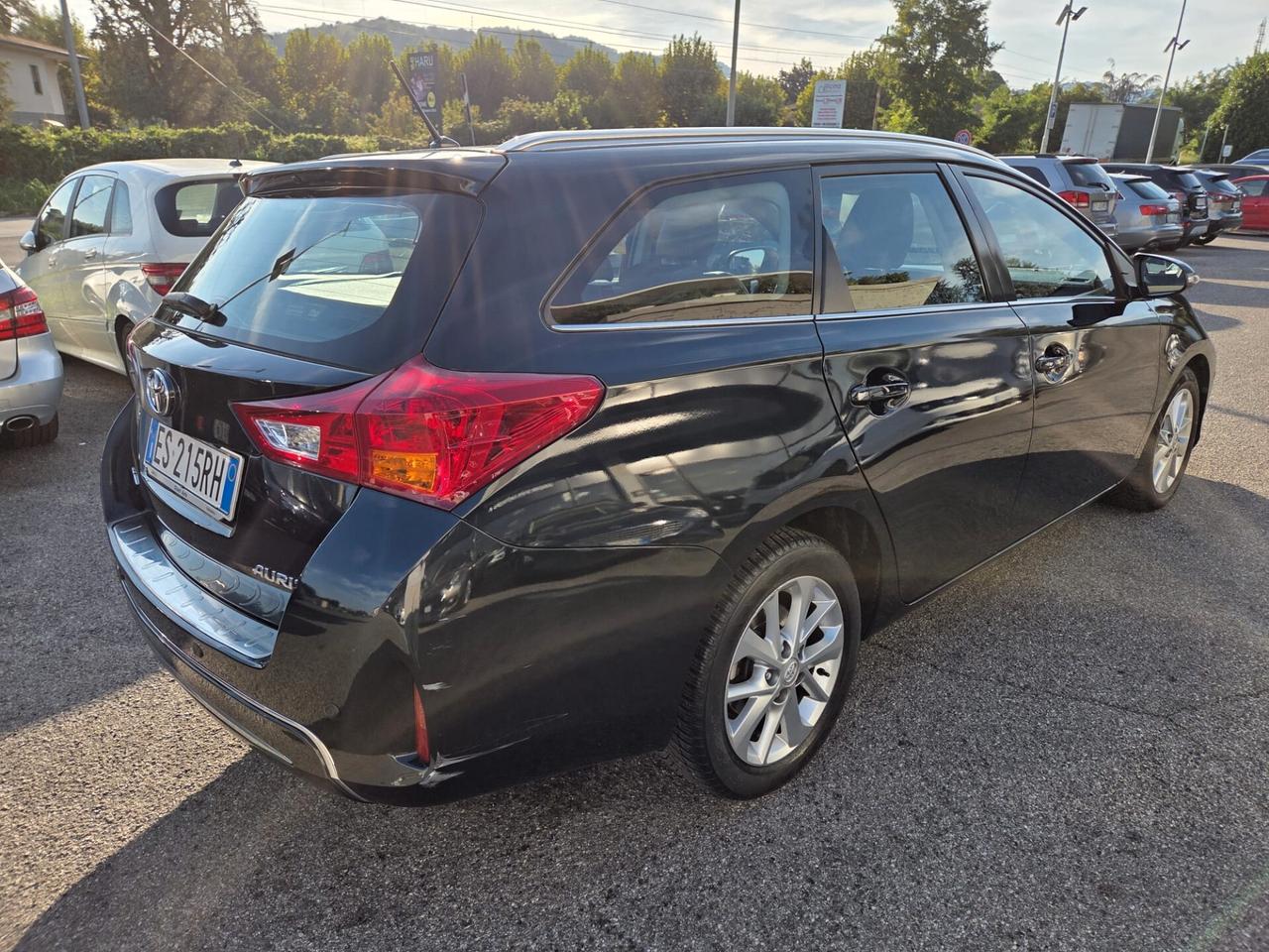 Toyota Auris 1.4 D-4D Lounge TOURING SPORT