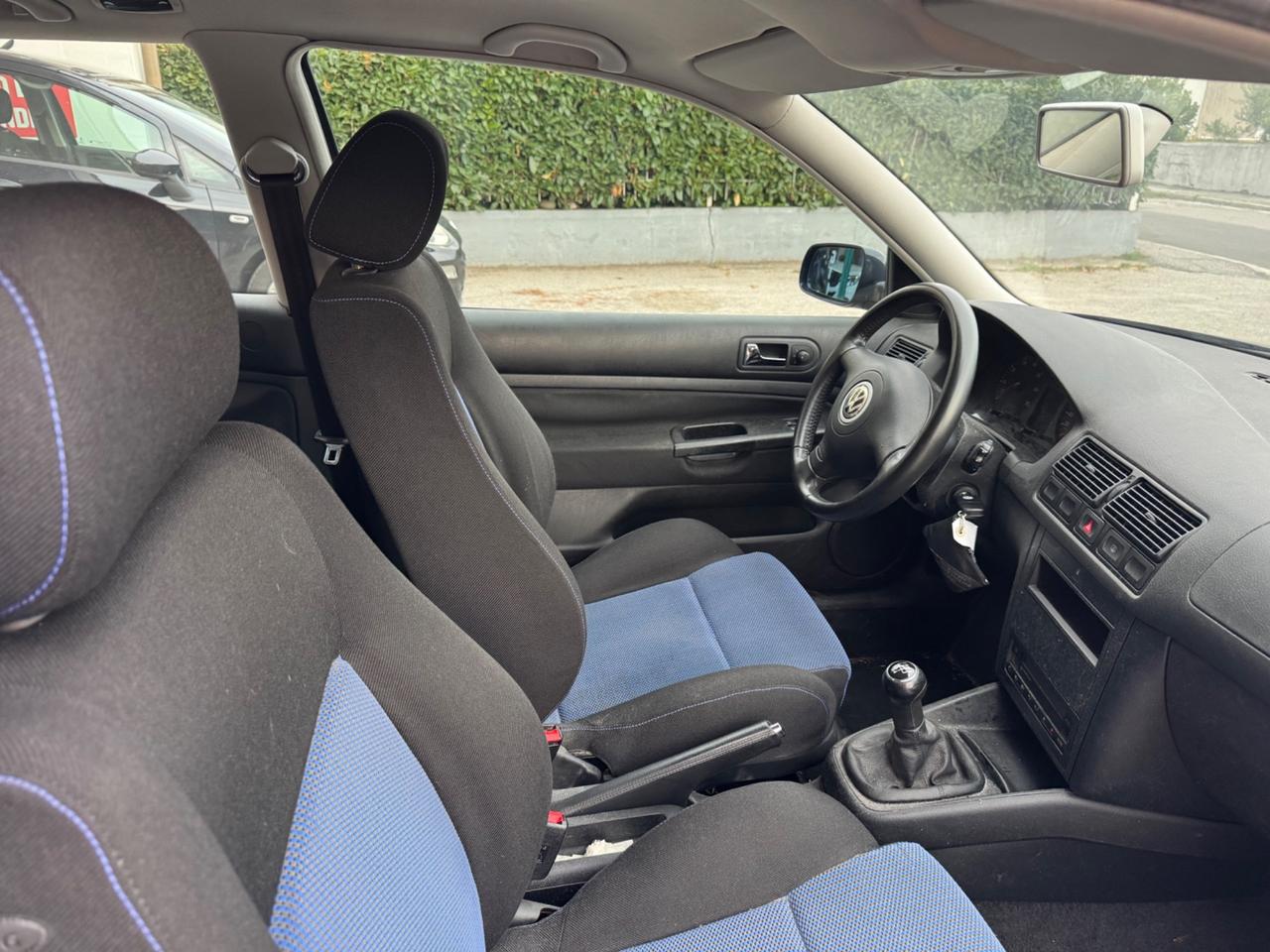Volkswagen Golf 1.6 cat 3 porte