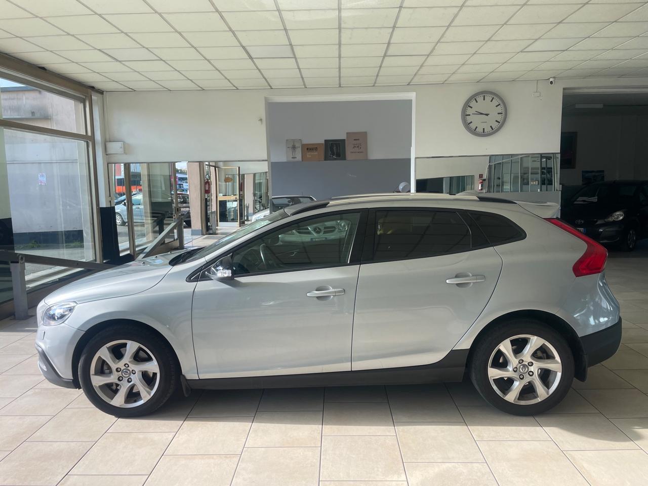 Volvo V40 Cross Country D4 Geartronic Momentum - Nessun vincolo -