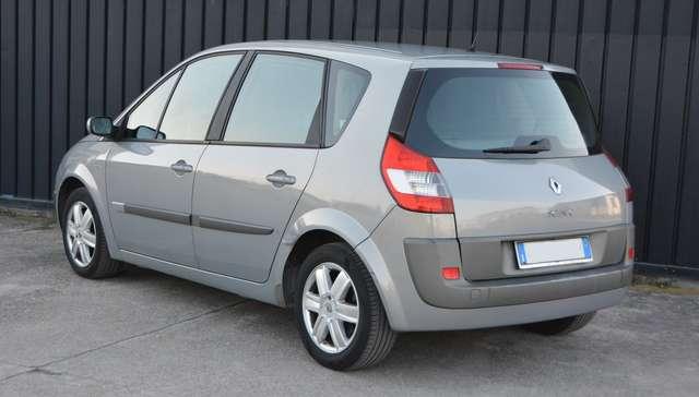 Renault Scenic 1.5 dCi 100cv (74kW) * POCHI KM *