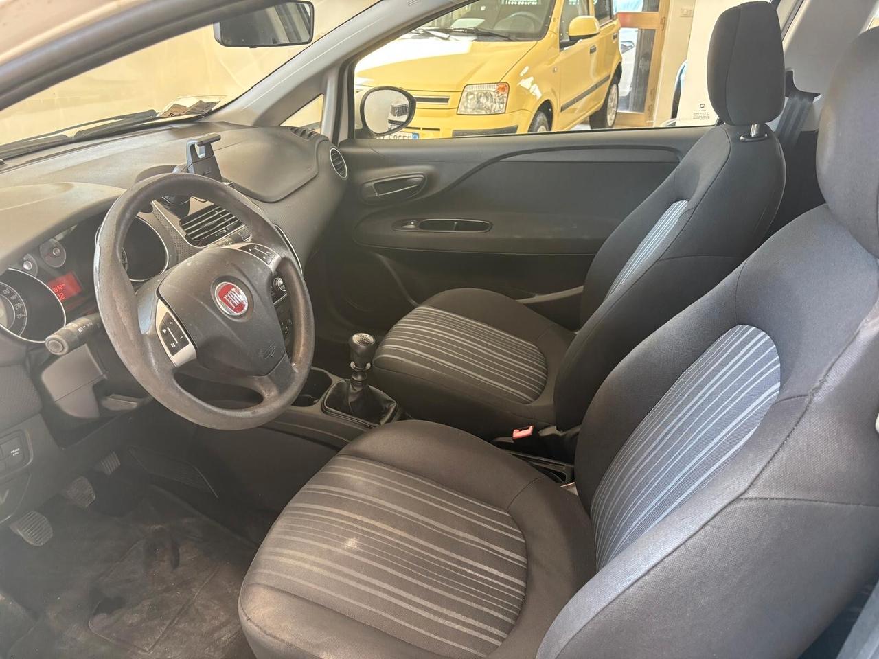 FIAT PUNTO EVO ANNO 2011 BZ METANO ADATTA NEOPATENTATI KM 230 MILA