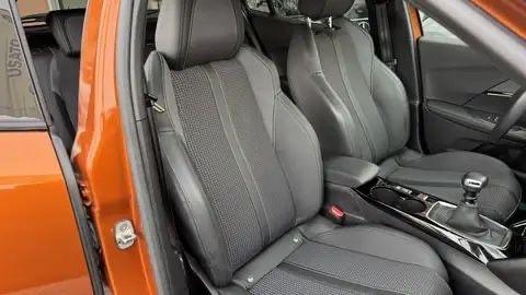 Peugeot 2008 PureTech 130 S&S EAT8 Allure