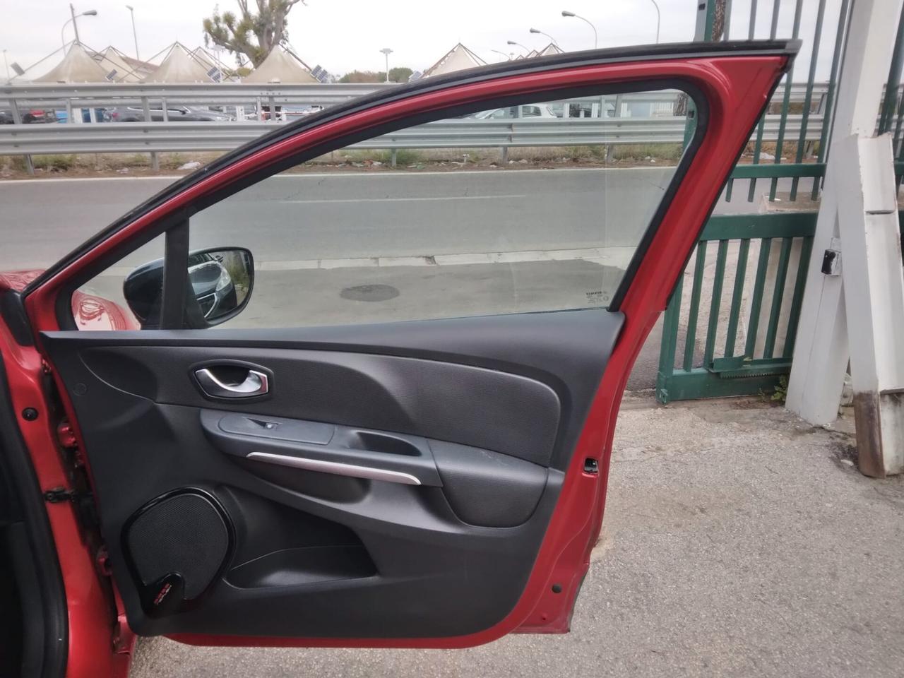 Renault Clio 1.5 dCi Costume National 2015