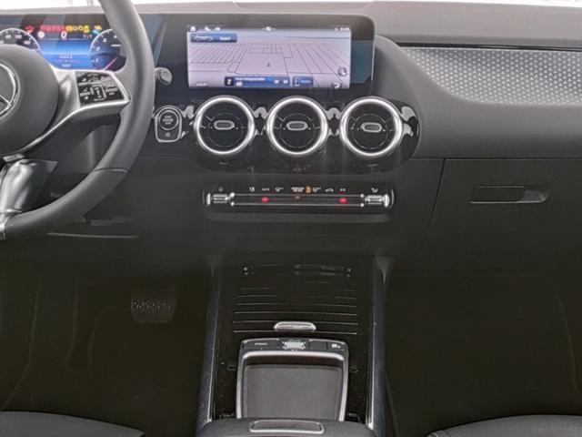MERCEDES-BENZ GLA 180 Automatic Progressive Advanced