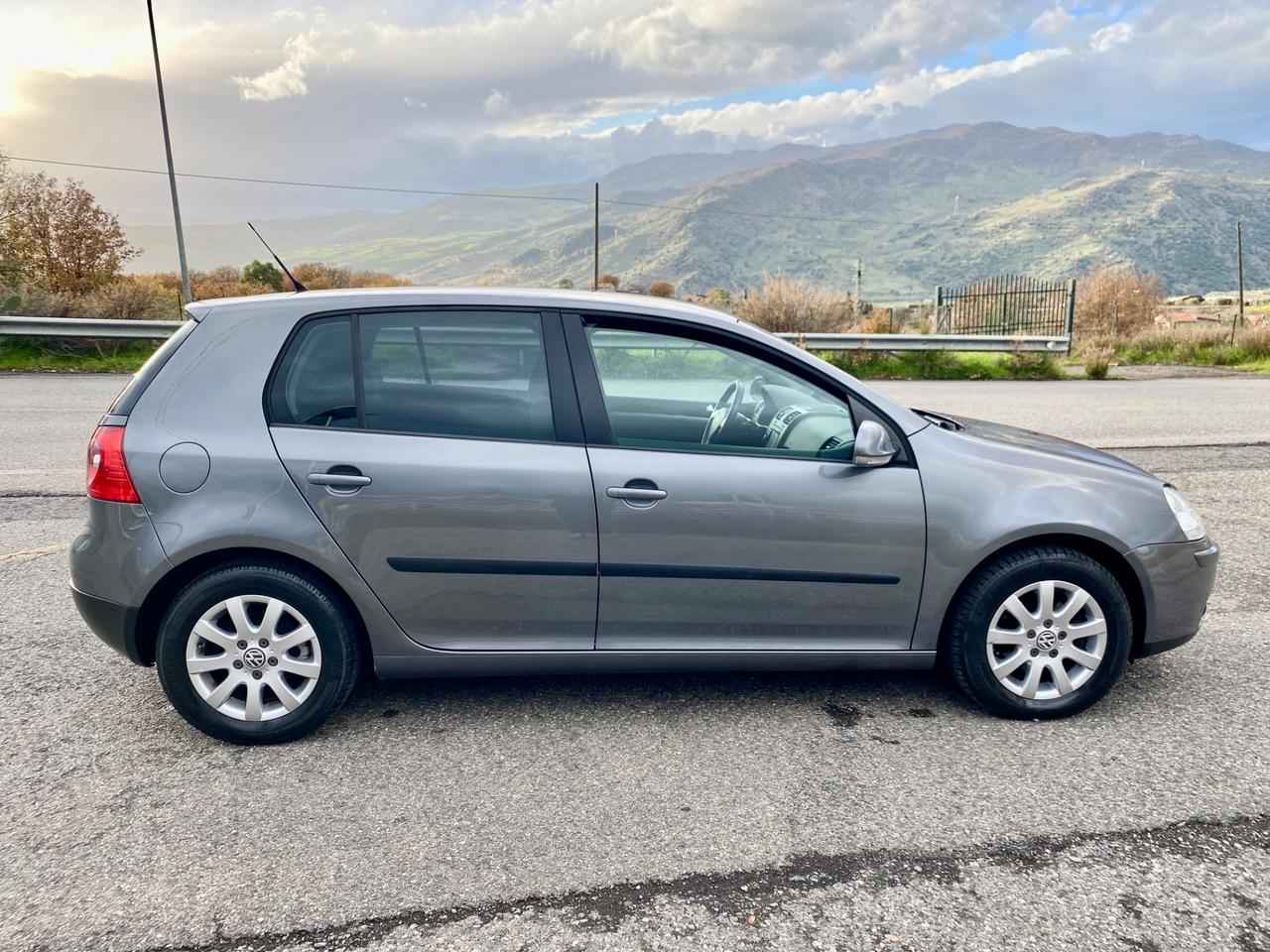 Volkswagen Golf 1.9 TDI 6 Marce 5p. Sportline