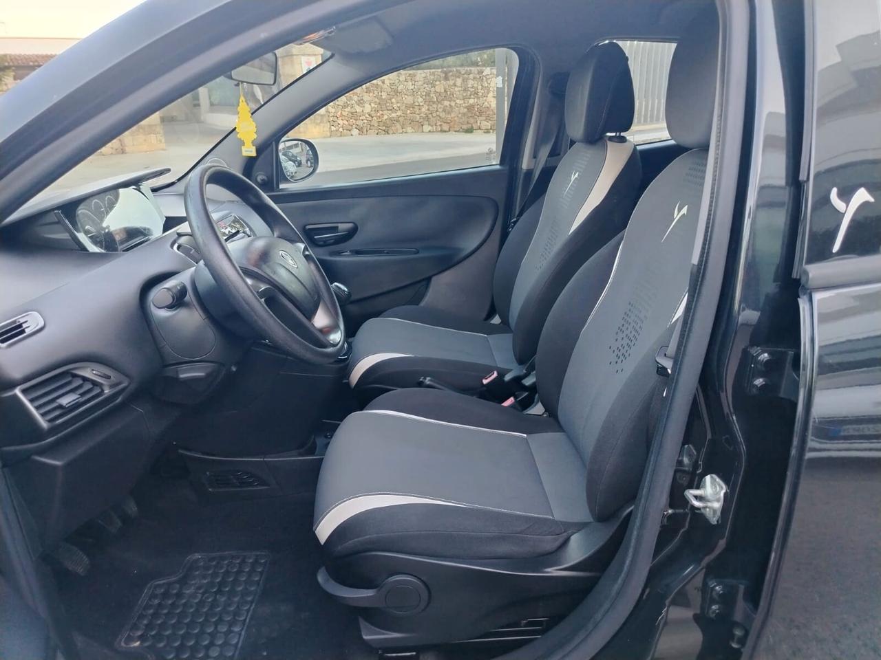 Lancia Ypsilon 1.2 Ecochic Gpl rinnovato fino al 2034