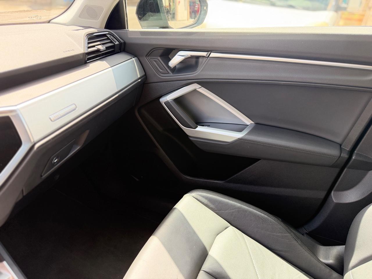Audi Q3 2.0 tdi S-tronic Business Advanced-mod.2020 MATRIX/CAR PLAY