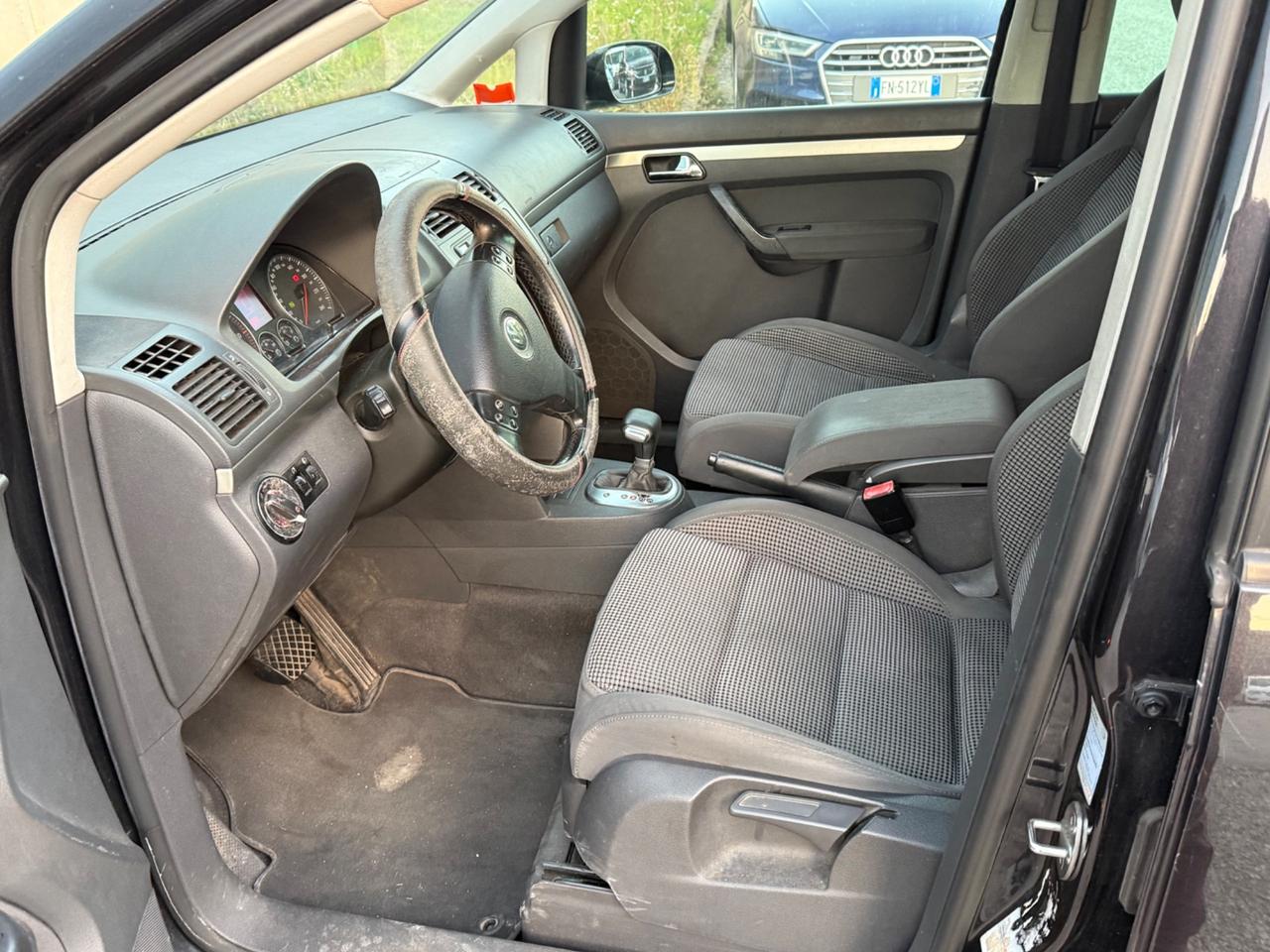 Volkswagen Touran 2.0 TDI DPF DSG Trendline