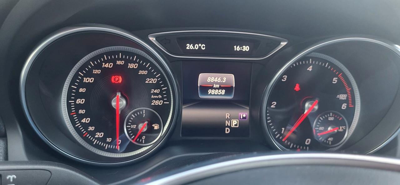Mercedes-benz GLA 220 d Automatic 4Matic Premium Pack Night