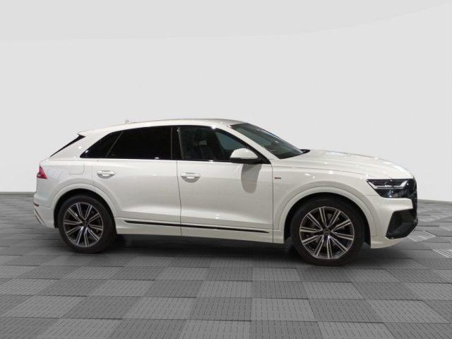 AUDI Q8 Q8 50 TDI 286 CV quattro tiptronic Sport
