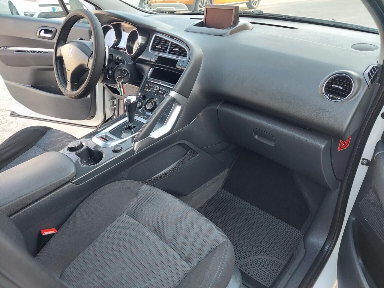 Peugeot 3008 1.6 HDi 110CV cambio robotizzato