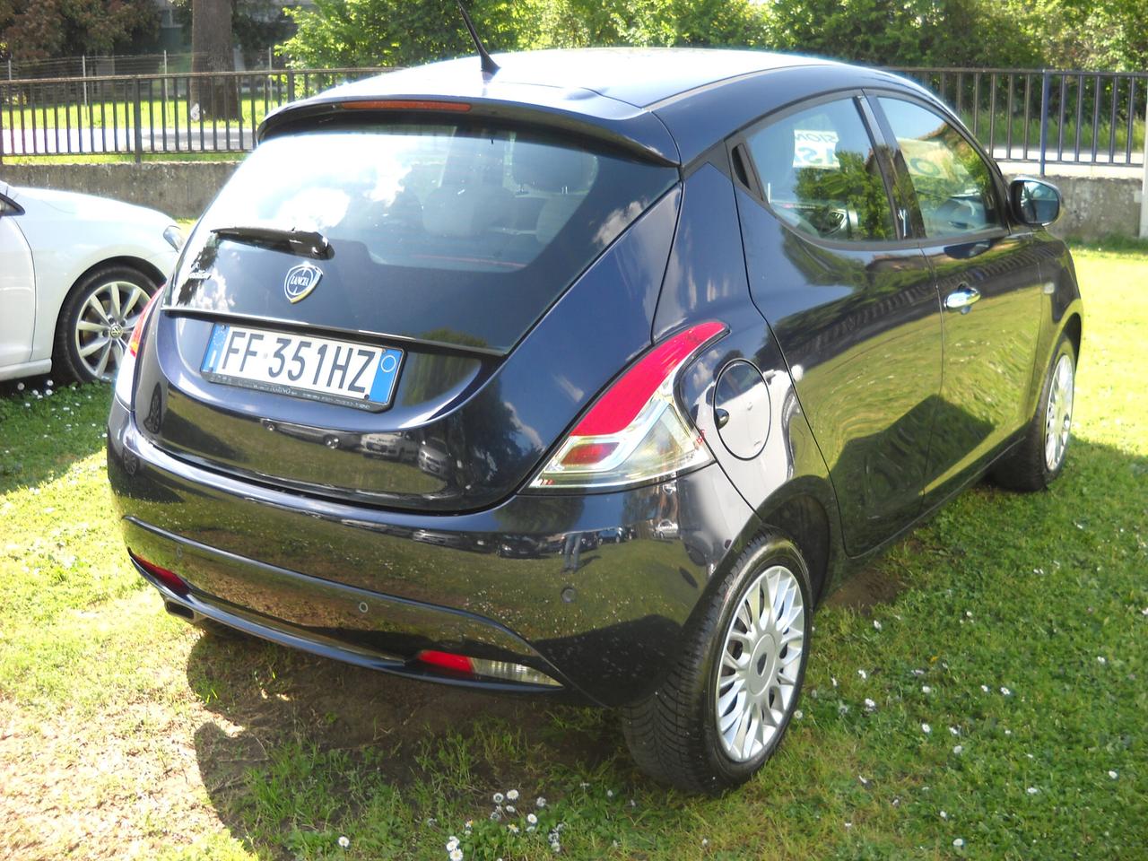 Lancia Ypsilon 1.3 MJT 16V 95 CV 5 porte S&S Silver