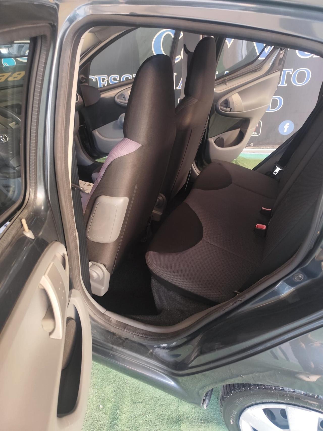 Toyota Aygo 1.0 12V VVT-i 5 porte Sol